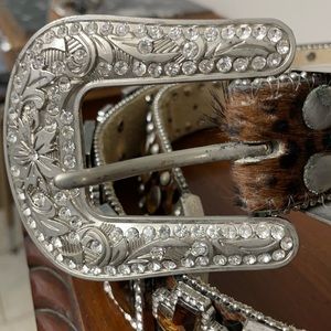 Women’s western belt.